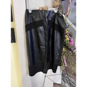 Faux Leather Black Pencil Skirt – Size Large
